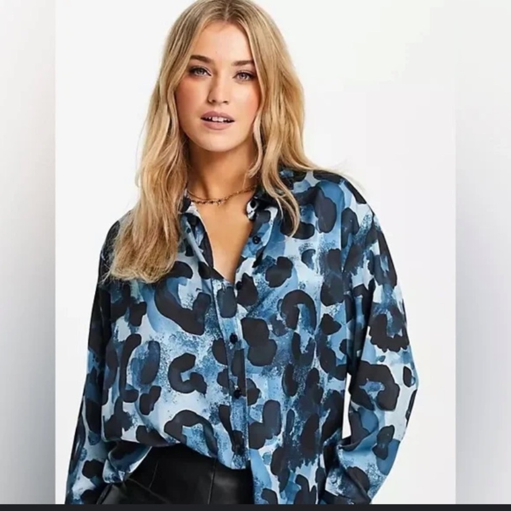 NWT Topshop Satin Blue Animal Print Button Down
